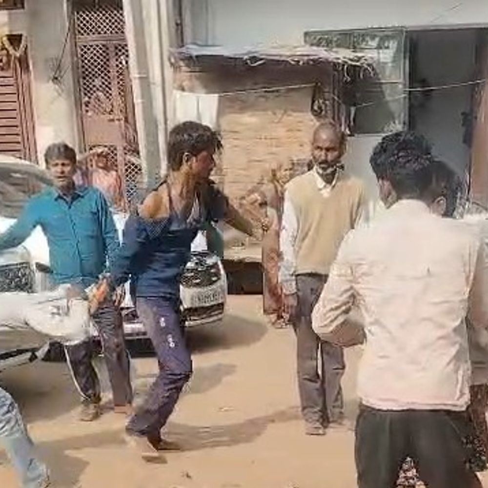 महोबा में जुए की बाजी पर दो पक्षों में मारपीट:वीडियो के आधार पर आरोपियों की पहचान में जुटी पुलिस