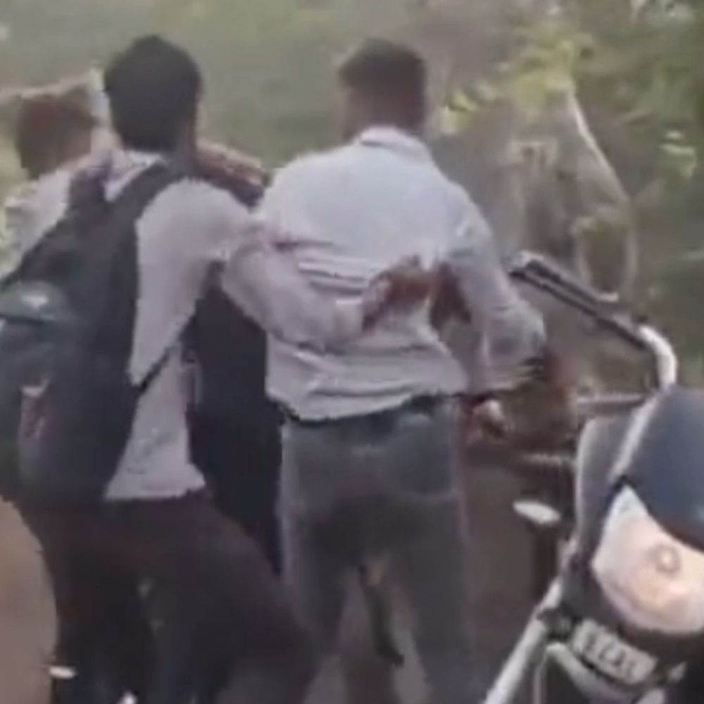 मैनपुरी में छात्र की पिटाई का VIDEO:24 दिन बाद 5 आरोपियों के खिलाफ मुकदमा दर्ज, जांच जारी