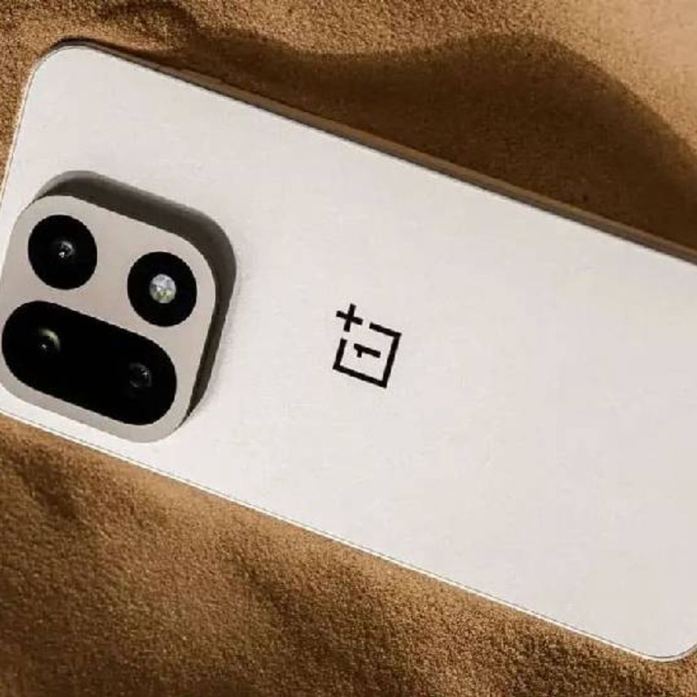 वनप्लस 17 दिसंबर को दो गैजेट्स लॉन्च करेगी:15R स्मार्टफोन में स्नैपड्रैगन 8 जेन 5 प्रोसेसर; 7,800mAh बैटरी के साथ 120W फास्ट चार्जिंग मिलेंगे