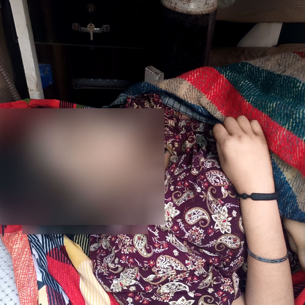 हाथरस में किशोरी की संदिग्ध हालात में मौत:गले पर चोट के निशान, फांसी लगाकर आत्महत्या करने की आशंका