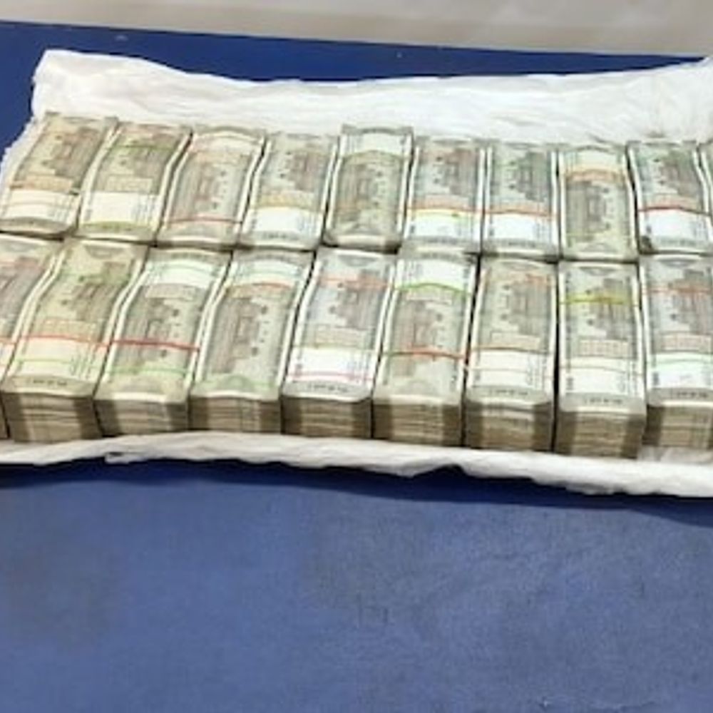 कोडरमा में GRP ने 40 लाख रुपए जब्त किए:  कोलकाता जा रहे बिहार के युवक को नगदी के साथ पकड़ा, पूछताछ जारी – koderma News