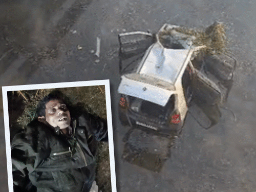 कार 30 फीट नीचे नदी में गिरी, 5 की मौत:इनमें 4 सरकारी कर्मचारी; शादी अटेंड करके लखीमपुर से लौट रहे थे