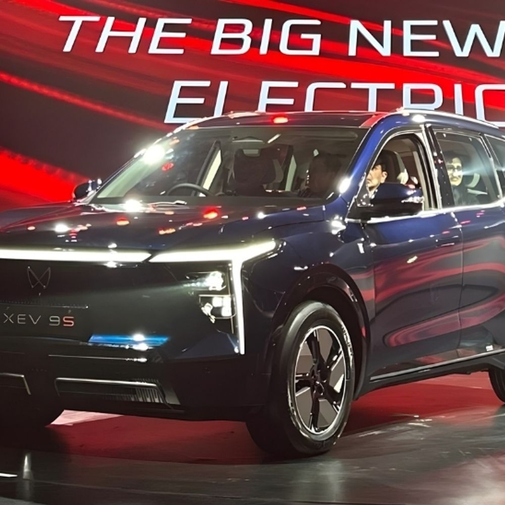 महिंद्रा XEV 9S लॉन्च, शुरुआती कीमत ₹19.95 लाख:7-सीटर इलेक्ट्रिक SUV में पैनोरमिक सनरूफ और ट्विन 12.3-इंच स्क्रीन, 679km तक की रेंज