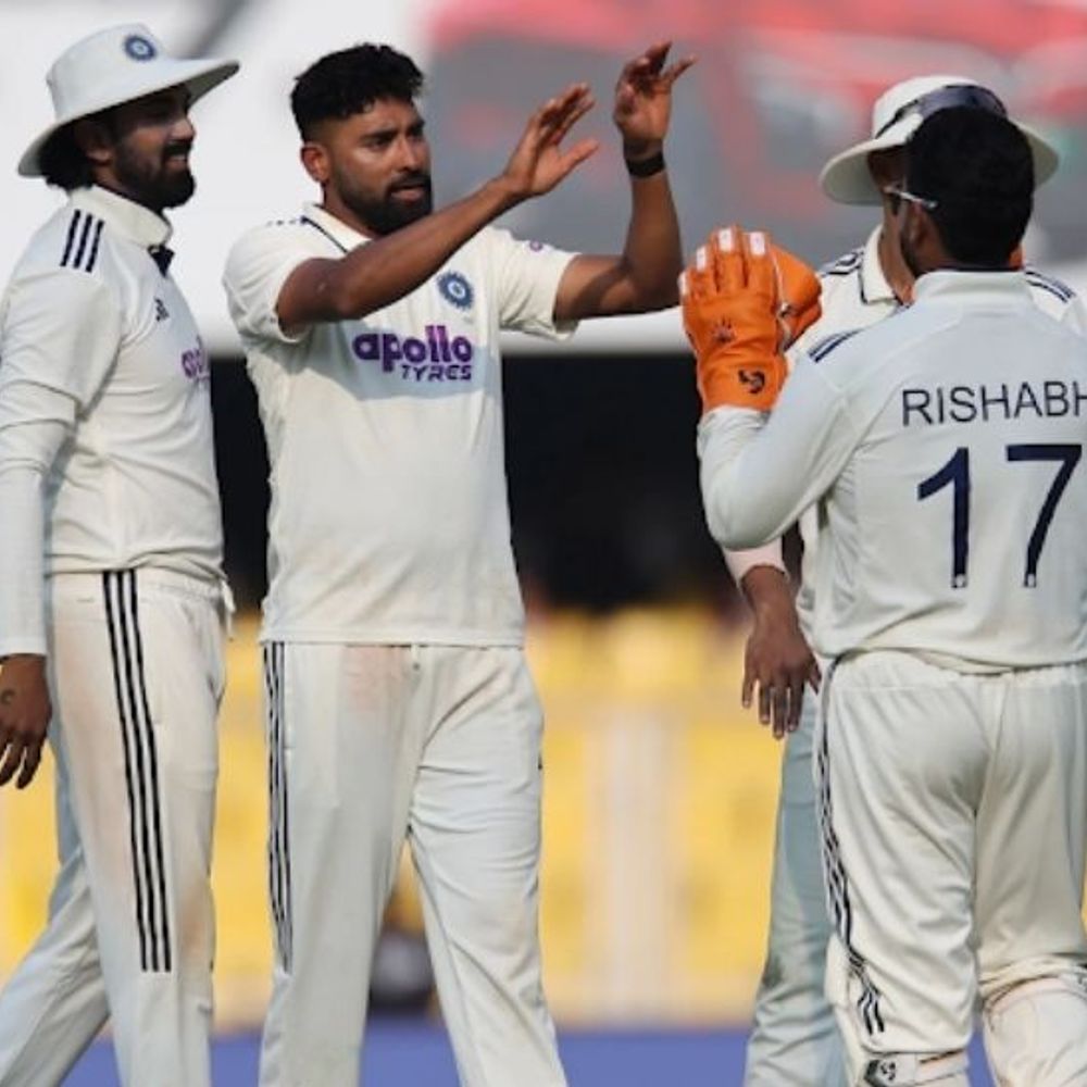 सिराज की फ्लाइट 4 घंटे लेट, एयरलाइन पर भड़के:गुवाहाटी एयरपोर्ट पर फंसे बोले-अब तक का सबसे खराब अनुभव