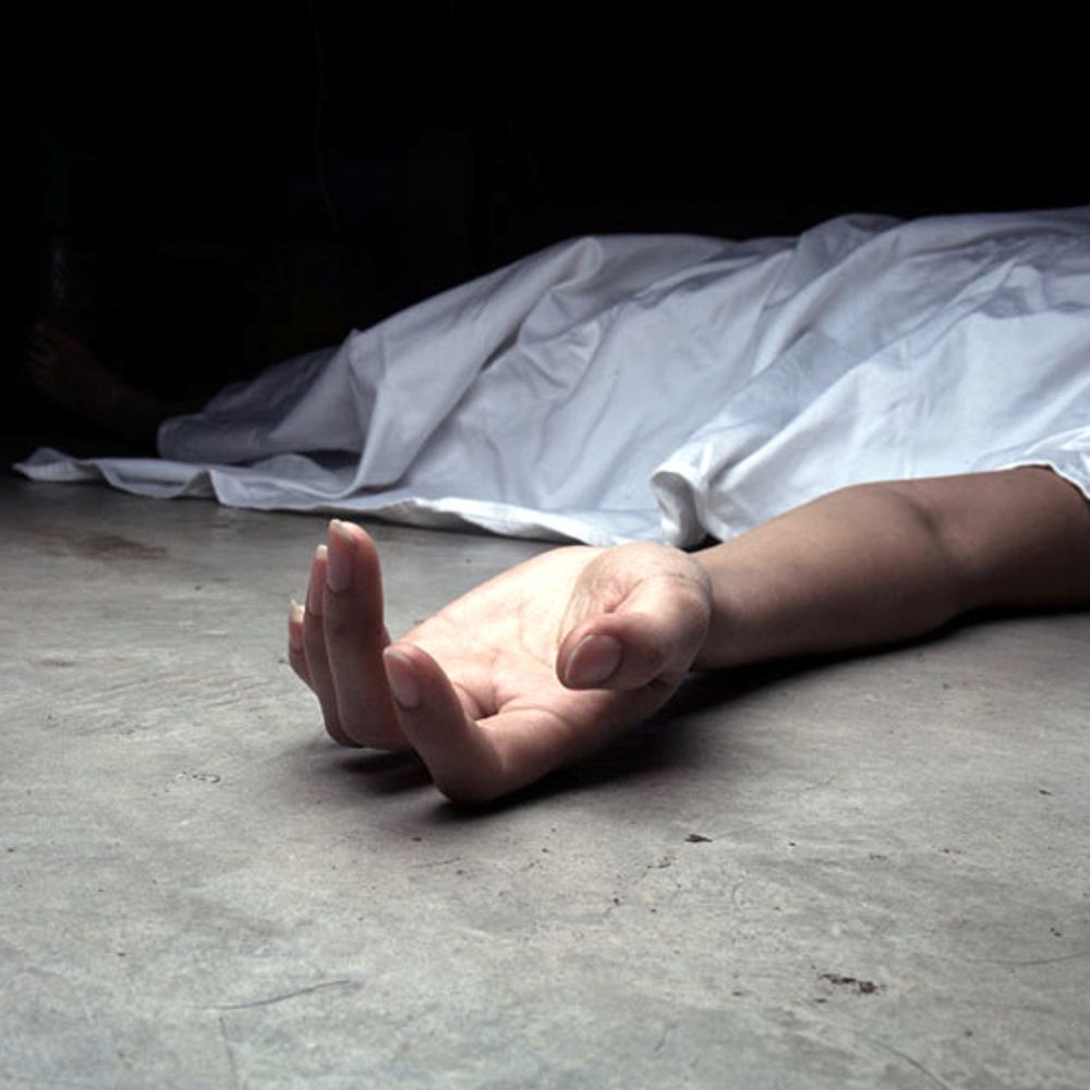 बेटे ने पेड़ की डाली से की पिता की हत्या:  गुमला में नशे में धुत होकर पैसे मांगने पर हुआ विवाद, आरोपी गिरफ्तार – Gumla News