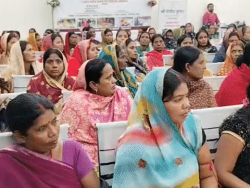 25 हजार महिलाओं के खाते में 10-10 हजार रुपए ट्रांसफर:मुख्यमंत्री महिला रोजगार योजना, तेघड़ा विधायक बोले- भ्रम फैलाने वाले को जनता ने साफ कर दिया