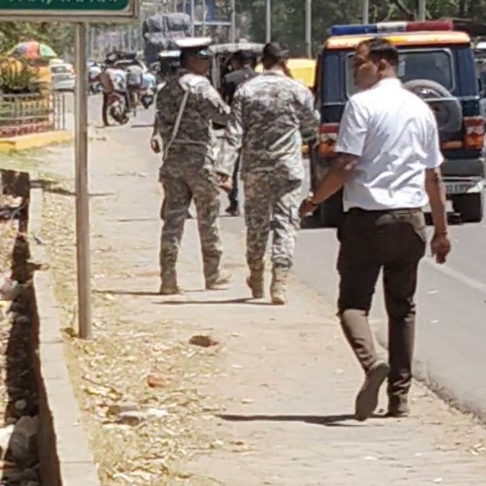 वायुसेना कर्मी के घर भूमाफिया ने किया हंगामा:प्रयागराज में केस दर्ज, जान से मारने की धमकी का आरोप