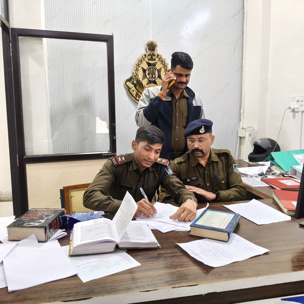 स्कूटी से महिला बेच रही थी पशु मांस:खंडवा से लाकर हरदा में बेचती थी, डिक्की से साढ़े चार किलो मांस जब्त, केस दर्ज