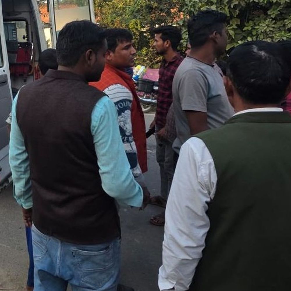 अयोध्या में तीन सड़क हादसे, दो की मौत:कार्यक्रम में जा रहे दो दोस्तों की गई जान, छुट्टा मवेशियों से टकराई बाइक