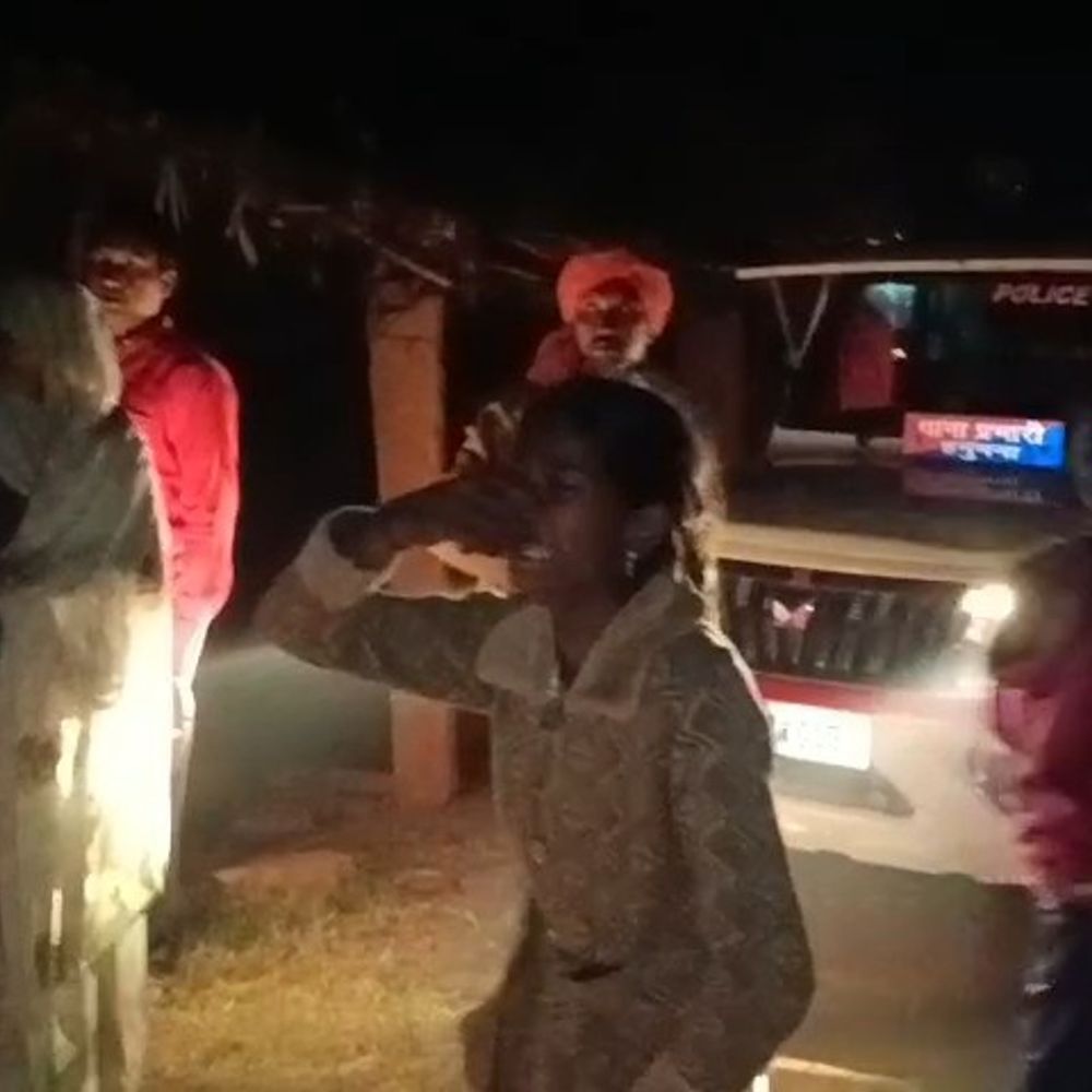 दो मासूम बहनों की कुएं में गिरने से मौत:बच्चियों को घर पर अकेली छोड़ खेत में काम करने गई थी मां; पिता की पहले हो चुकी मौत