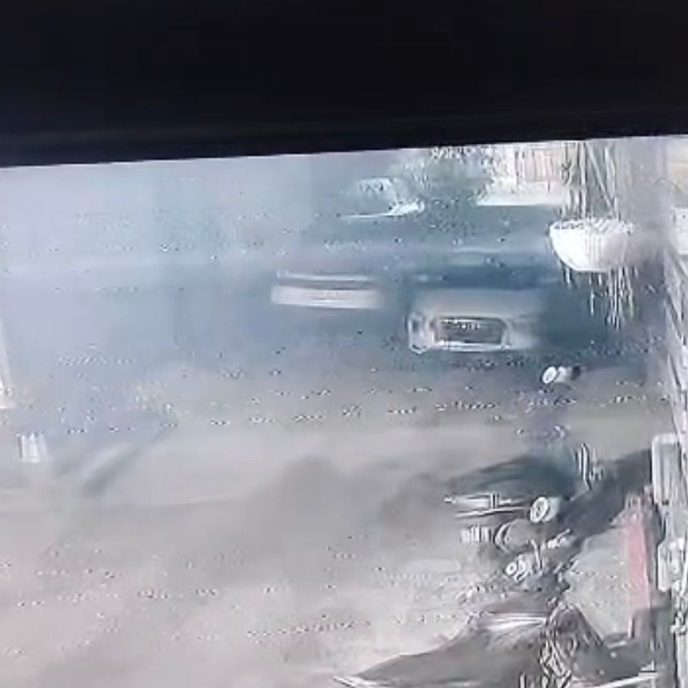 घर के बाहर खड़ी क्रेटा कार चोरी, VIDEO:बिजनौर में कार से आए चोरों ने की वारदात, घटना सीसीटीवी में कैद