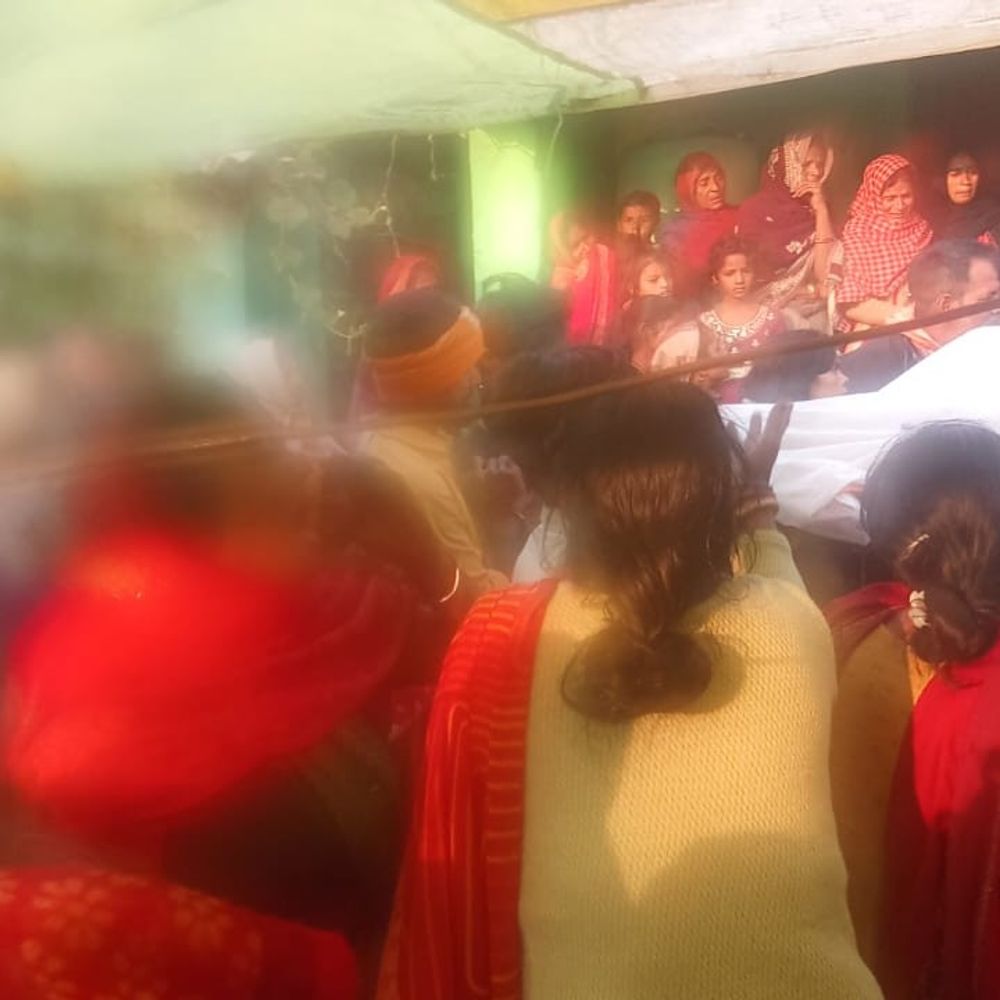 मोबाइल छीनने की कोशिश के दौरान ट्रेन से गिरा युवक:इलाज के दौरान मौत, दिल्ली से घर लौट रहा था