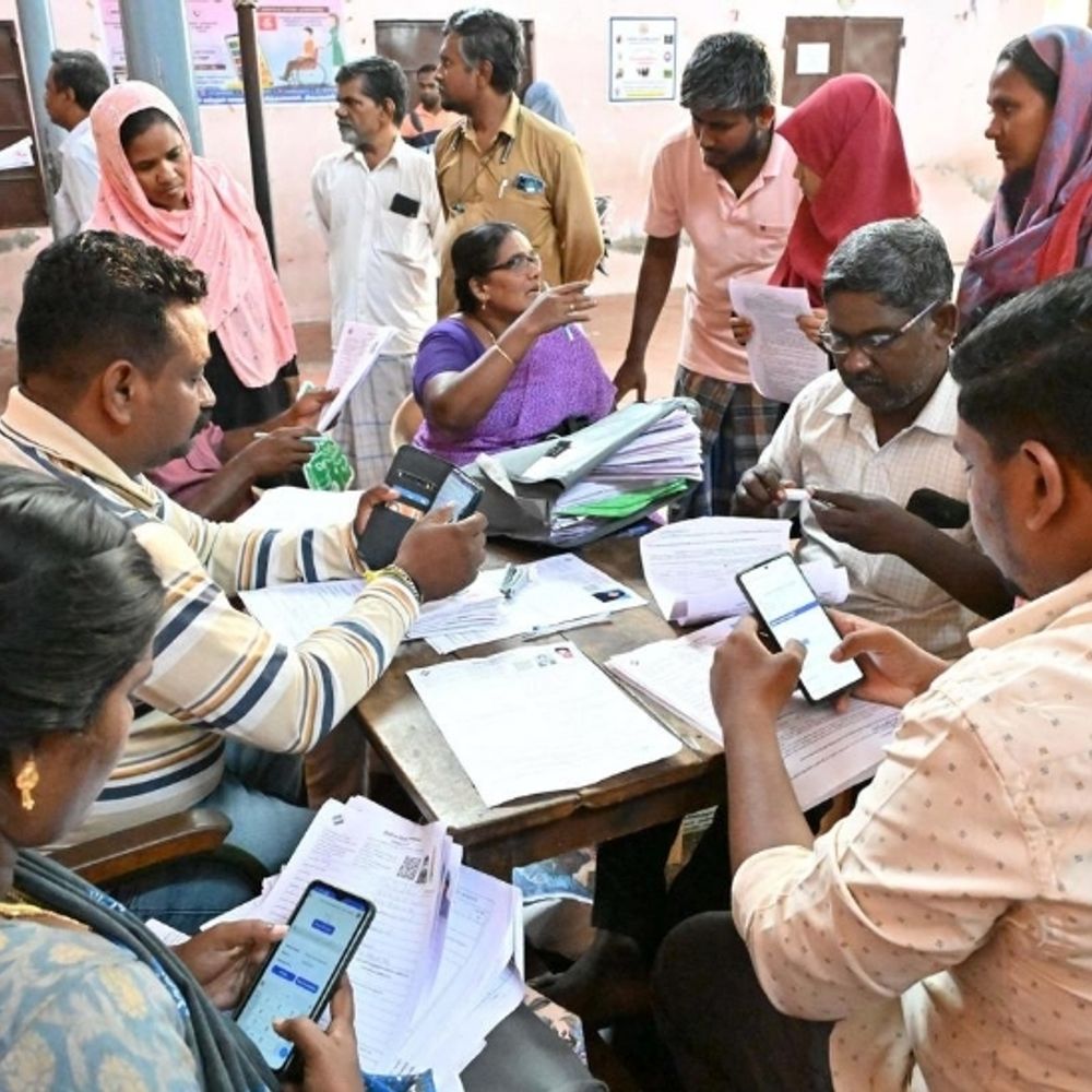 चुनाव आयोग का ममता सरकार को दूसरा लेटर:DGP- पुलिस कमिश्नर को लिखा- BLO को खतरा चिंता की बात, उन्हें धमकियों से बचाएं