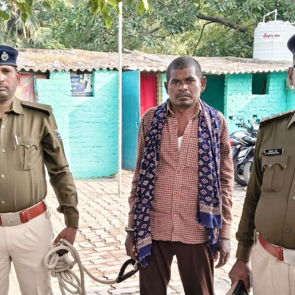 शेखपुरा में शराब बेचते कारोबारी अरेस्ट:सोहदी भलूआ गांव से 17 लीटर शराब बरामद, एफआईआर दर्ज