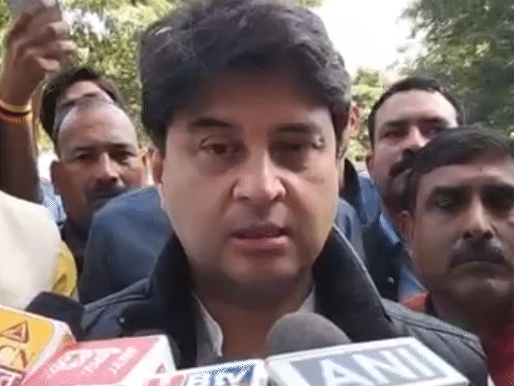 कर्नाटक में कांग्रेस की खींचतान पर ज्योतिरादित्य सिंधिया बोले:  कुछ ऐसे विद्यार्थी होते हैं जो सबक सीखने के लिए तैयार ही नहीं होते – Indore News