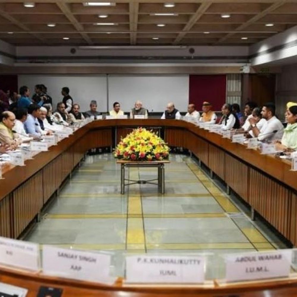 संसद का शीतकालीन सत्र कल से, आज सर्वदलीय बैठक:सरकार विपक्ष से सहयोग मांगेगी, सदन में SIR को लेकर हंगामा संभव