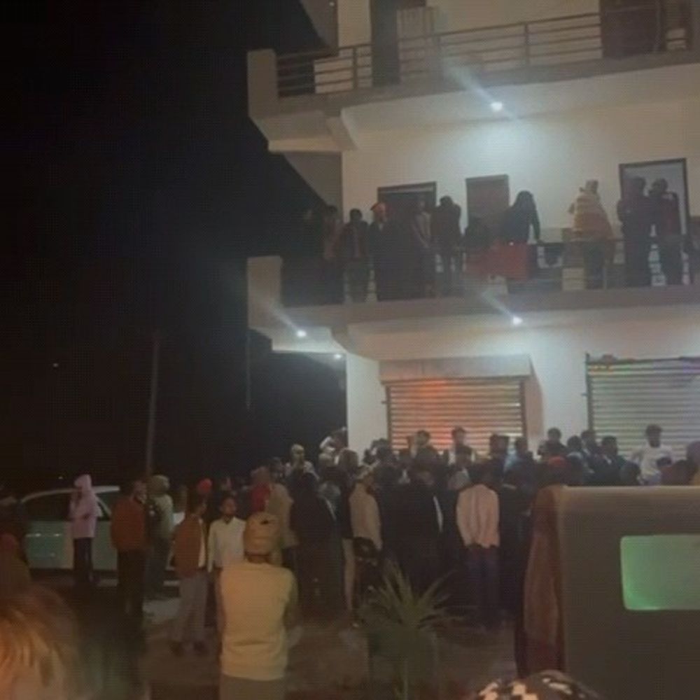 हर्ष फायरिंग में बच्चे को गोली लगी:ग्रेटर नोएडा में बारात चढ़त के दौरान हुई घटना, दो हिरासत में