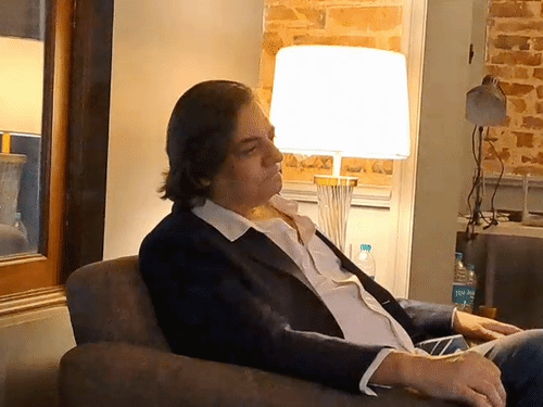 अलीगढ़ में अभिनेता चंद्रचूड़ सिंह की एंट्री:SSP से मिलकर की शिकायत–पुश्तैनी हवेली पर परिवार और सफेदपोशों की नजर, कब्जे की कर रहे कोशिश