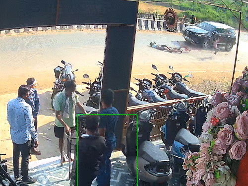 फॉर्च्यूनर ने 2 बच्चों को कुचला,1 की मौत,LIVE-VIDEO:दूसरा वेंटिलेटर पर, 3 दिन बाद भी FIR नहीं; थाने में खड़ी कार भी ले गए आरोपी