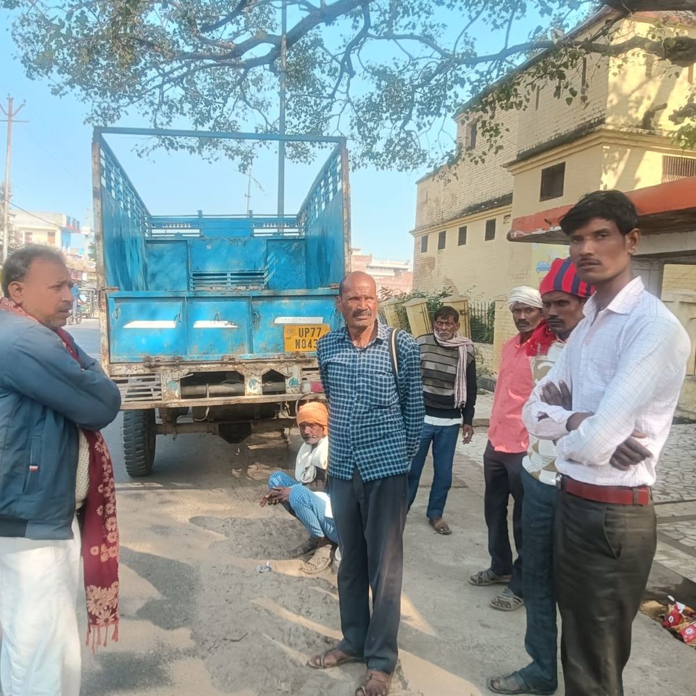 खेत में मिला युवक का शव:पत्नी से विवाद के बाद घर से निकला था, जहर खाने की आशंका