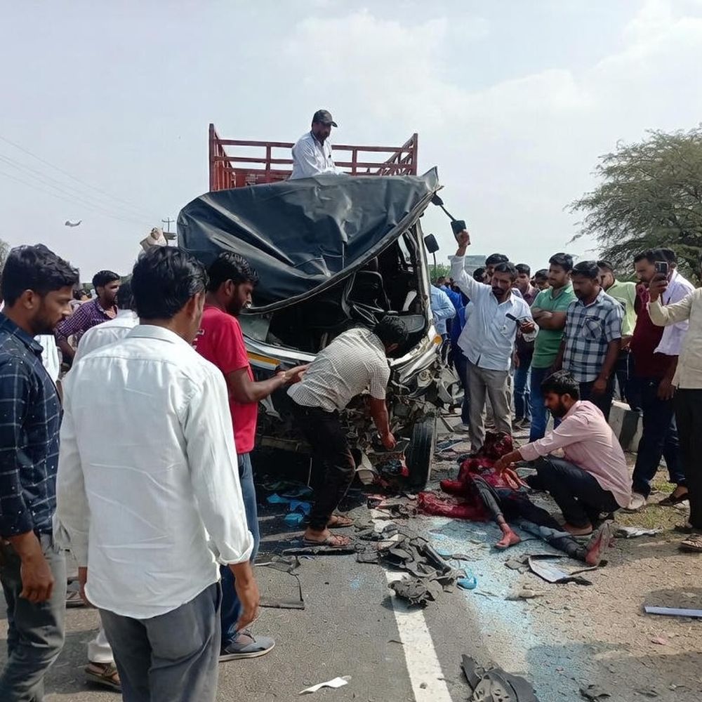 यमुनानगर में बरेली के युवक का हाथ कटा:  सहारनपुर जा रहे कैंटर ने खड़े ट्रक को पीछे से मारी टक्कर, ड्राइवर मौके से फरार – Yamunanagar News