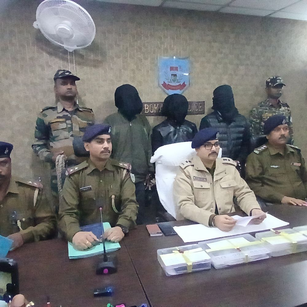 बोकारो में अंतरराज्यीय गिरोह का भंडाफोड़, तीन अपराधी गिरफ्तार:  चोरी की बाइक, फर्जी नंबर प्लेट से करते थे बैंक-ज्वेलरी दुकानों की रेकी – Bokaro News