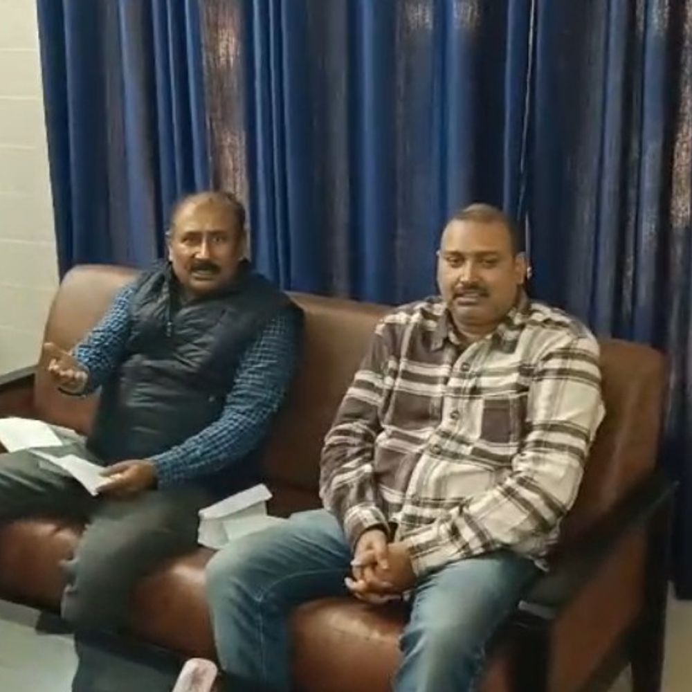 किशनगंज में 2025 में राजस्व कर्मचारी की 2 कार्रवाई:डेढ़ साल से परेशान पीड़ित से मांगी थी घूस, होटल में तय हुआ था लेनदेन