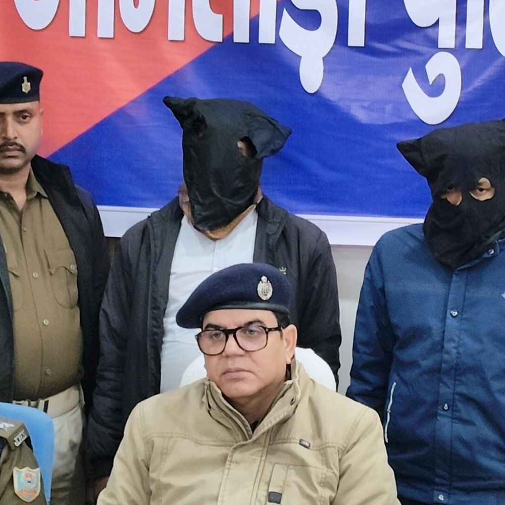 जामताड़ा पुलिस को मिली बड़ी सफलता:  दो साइबर अपराधी गिरफ्तार, फर्जी दस्तावेज और इलेक्ट्रॉनिक उपकरण बरामद – Jamtara News