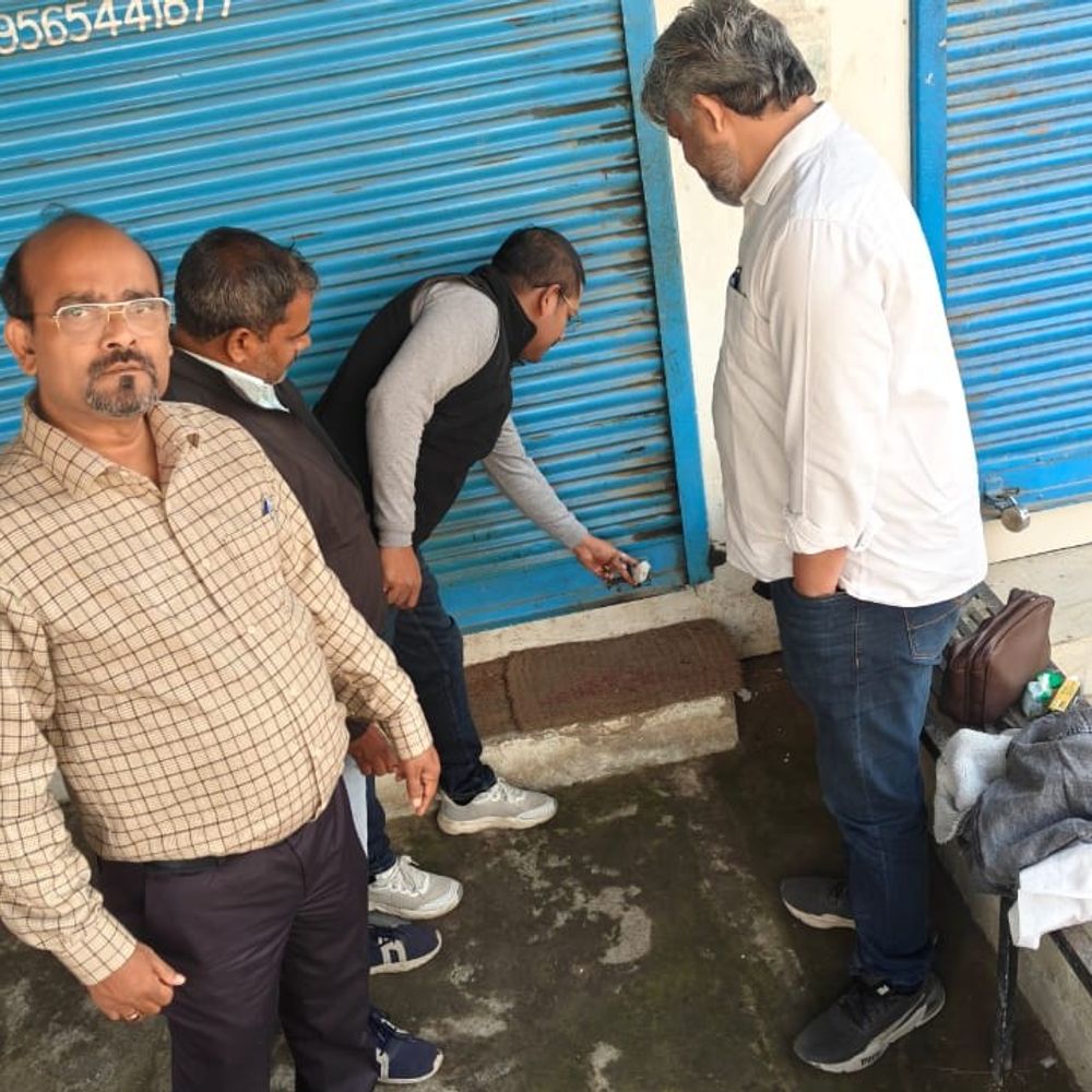 अयोध्या में कई अवैध पैथोलॉजी लैब सील:सीएमओ के निर्देश पर स्वास्थ्य विभाग का अभियान जारी