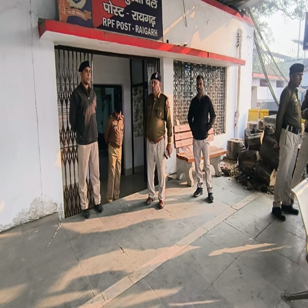 RPF जवान ने हेड कॉन्स्टेबल को मारी गोली...मौत:रायगढ़ में ड्यूटी के दौरान हुए विवाद में हत्या, सुबह 4 बजे की वारदात