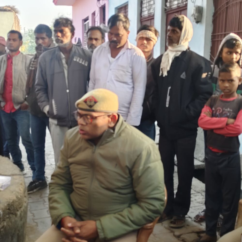 जालौन में फांसी लगाकर आत्महत्या की:शराब के नशे में घर आया था, सुबह बाहर लटका मिला शव