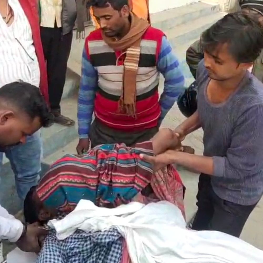 हाईटेंशन की चपेट में आने से संविदा लाइनमैन की मौत:मऊ में शट डाउन लेकर जंपर जोड़ते समय हुआ हादसा