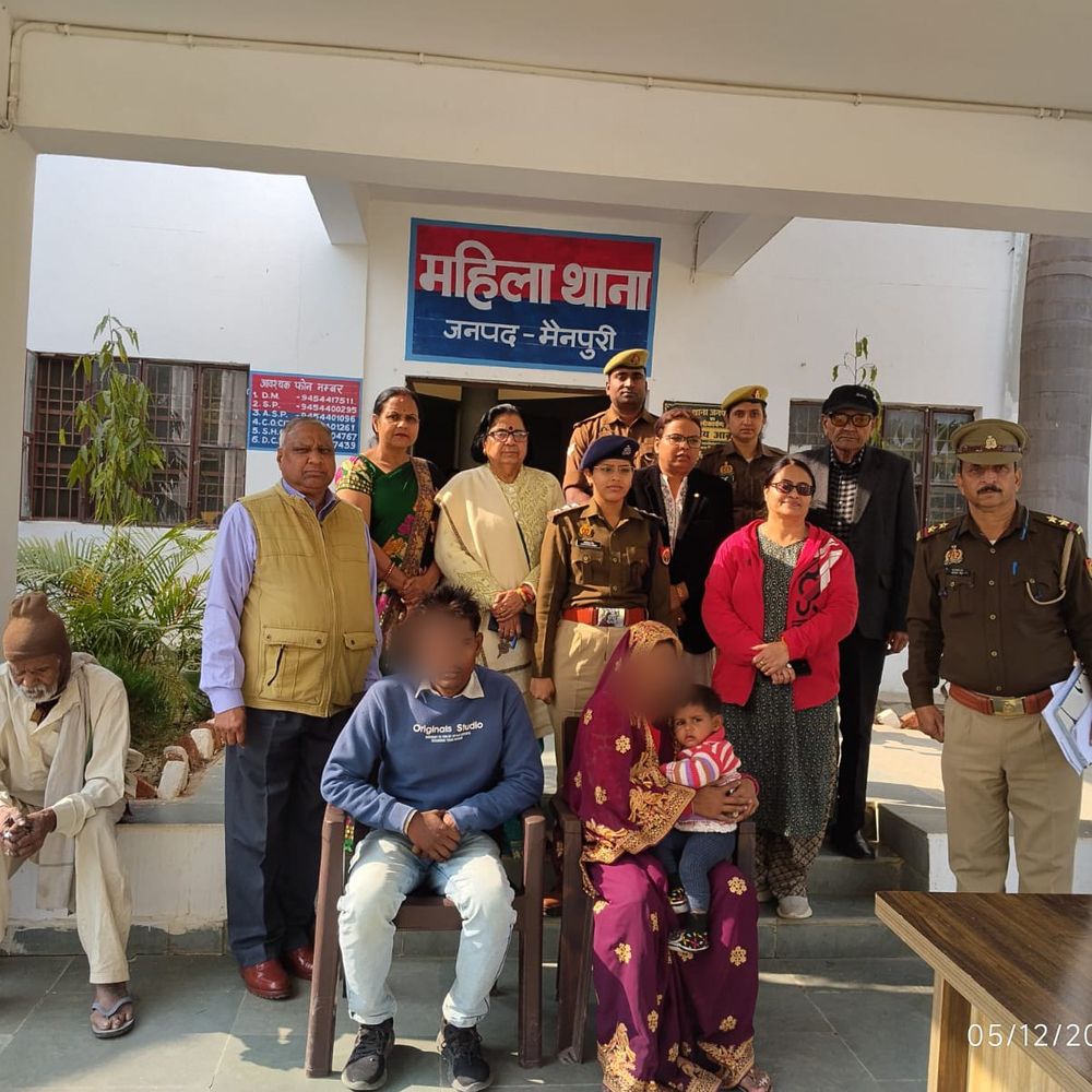 मैनपुरी में परामर्श केंद्र ने 5 जोड़े मिलाए:42 मामलों की सुनवाई के बाद बिखरे रिश्ते जुड़े