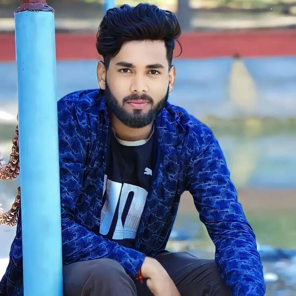 बलिया में युवक की सड़क हादसे में मौत:बहन के घर निमंत्रण से लौटते समय ट्रैक्टर-ट्रॉली से टकराई बाइक