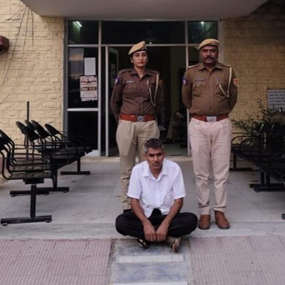 कांस्टेबल को डंपर से कुचलकर मारने का आरोपी गिरफ्तार:बदमाश की गिरफ्तारी पर था 20 हजार का इनाम, 7 महीने से थी तलाश