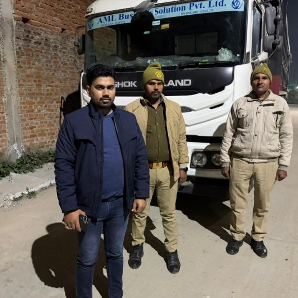 भदोही में खनन विभाग ने पकड़े 4 ट्रक:ओवरलोडिंग और अवैध परिवहन पर 3 वाहन सीज