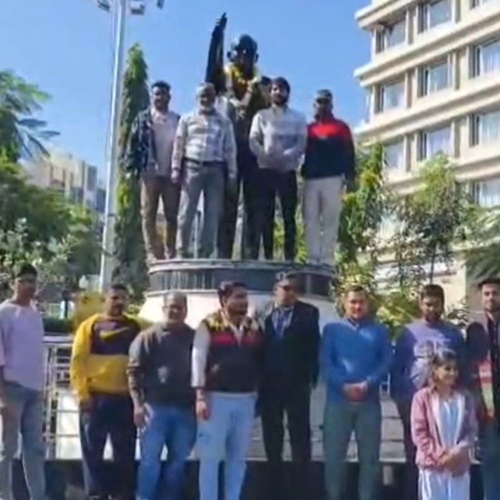 पार्षद बोले-डॉ.अंबेडकर का जीवन जाति-भेद के खिलाफ संघर्ष को समर्पित:उनसे समानता, न्याय और संवैधानिक मूल्यों की प्रेरणा मिली; पुण्यतिथि पर श्रद्धांजलि दीं