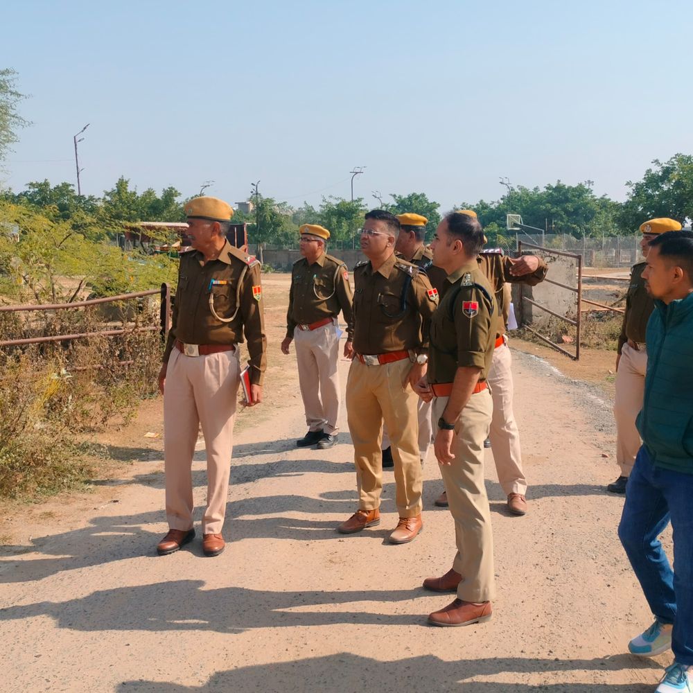 एसपी ने किया पुलिस लाइन का निरीक्षण:अधिकारियों को दिए आवश्यक दिशा-निर्देश, जवानों से उनके कार्यों के संबंध में जानकारी ली