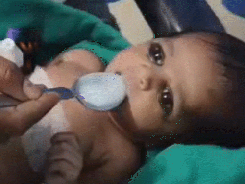 भोजपुर में खेल मैदान में नवजात बच्ची को फेंका:ठंड से बिगड़ी हालत, पुलिस ने सदर अस्पताल में कराया एडमिट; SNCU में चल रहा है इलाज