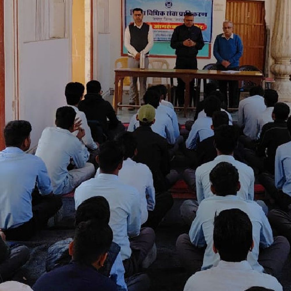 जयपुर में स्टूडेंट्स को अधिकारों के बारे में जानकारी दी:डिजिटल डिवाइस से मानसिक क्षमता में हो रही गिरावट, चाइल्ड फ्रेंडली स्कीम के बारे में बताया