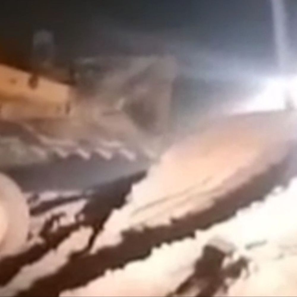 कैलारस में 60 ट्रॉली अवैध रेत नष्ट:नेपरी पंचायत के पास लगा था ढेर, तहसीलदार ने जेसीबी चलवाकर मिट्टी में मिलाया