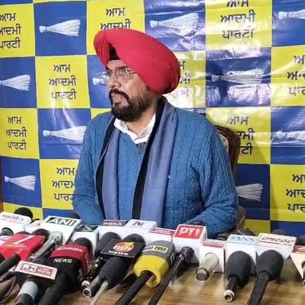 अमृतसर में आप ने कांग्रेस पर साधा निशाना:  नवजोत कौर सिद्धू के 500 करोड़ बयान को बताया अंदरूनी भ्रष्टाचार की गवाही – Amritsar News