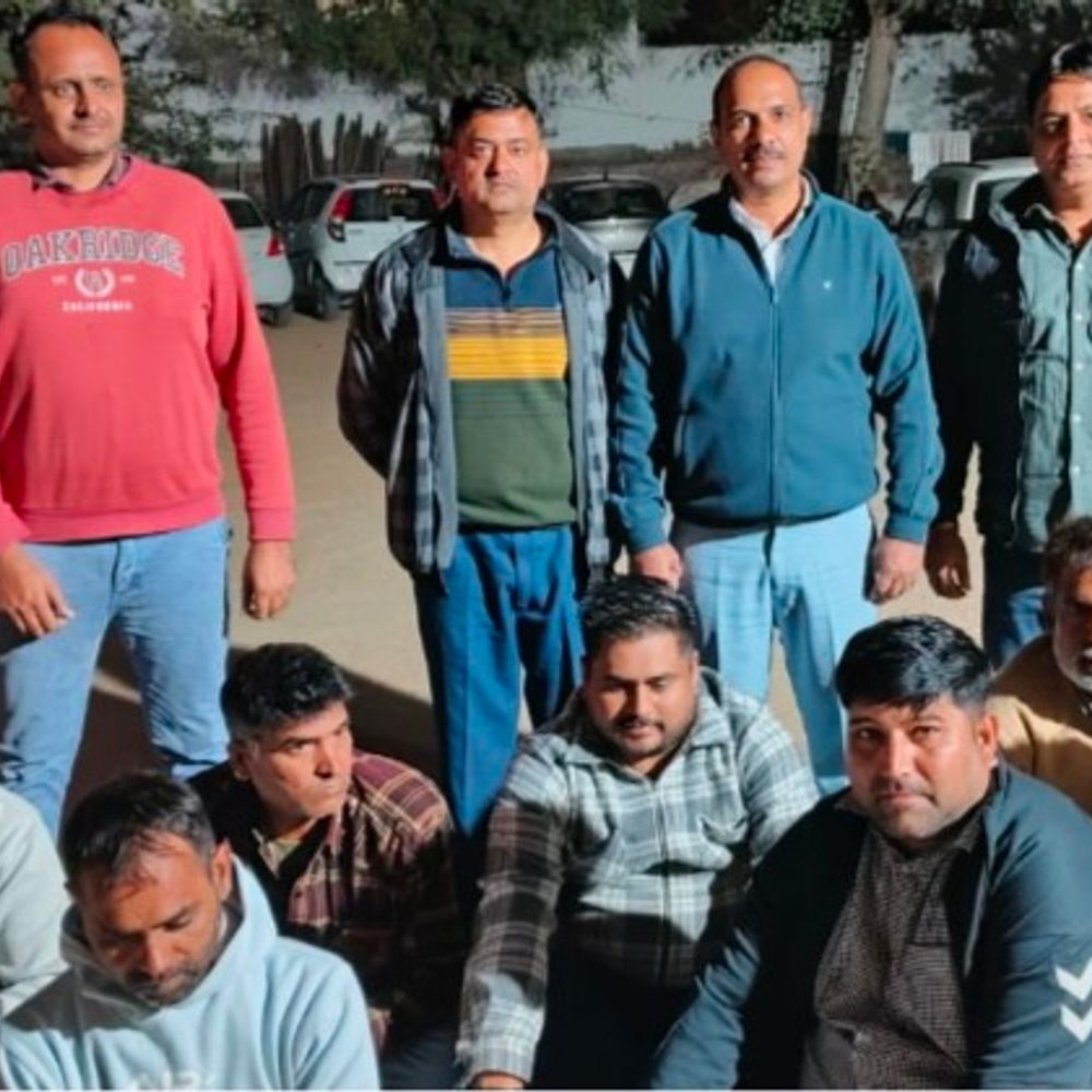 महेंद्रगढ़ में जुआ खेलते 7 लोग गिरफ्तार:  39 हजार रुपये और ताश बरामद, होटल में छापेमारी के दौरान पकड़े – Mahendragarh News