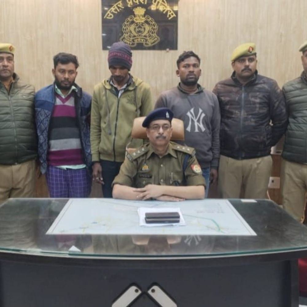 कुशीनगर में अंतरराज्यीय वाहन चोर गिरोह का पर्दाफाश:11 मोटरसाइकिलें बरामद, तीन शातिर चोर गिरफ्तार