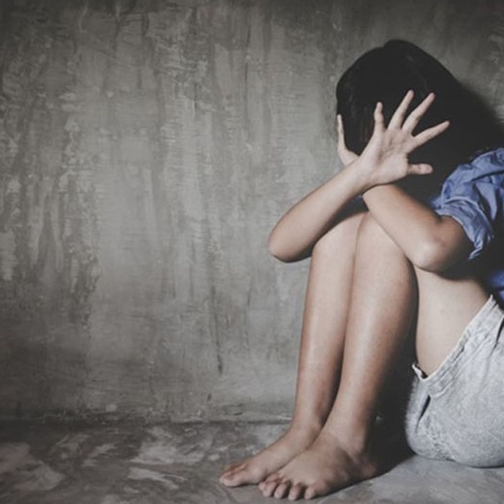 लखनऊ में महिला कर्मी से दुष्कर्म, धर्मांतरण का बनाया दबाव:वीडियो वायरल करने के नाम पर छह लाख रुपए वसूले, FIR दर्ज