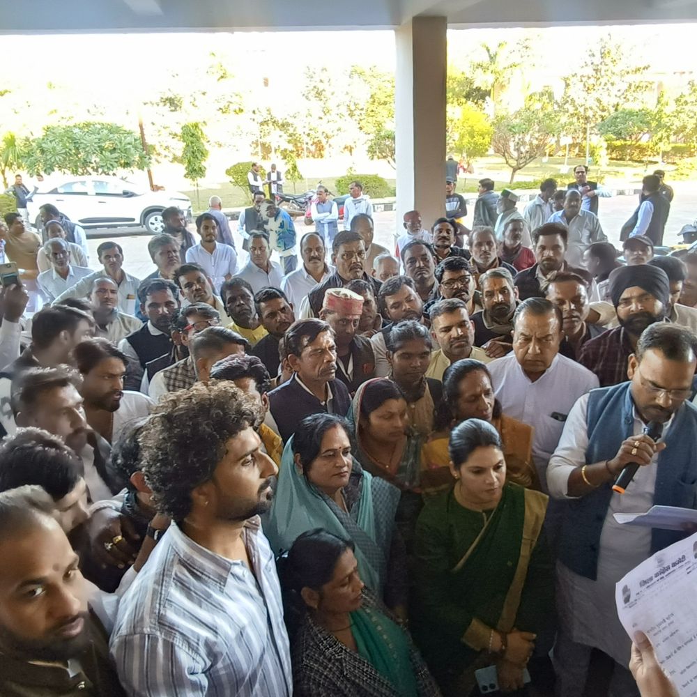 कांग्रेस ने किसानों की 10 सूत्रीय मांगें रखीं:अशोकनगर में प्रदर्शन कर ज्ञापन सौंपा, बिजली MSP सहित अन्य मांगें रखीं