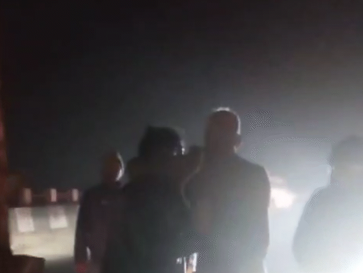 पटना में NMCH के डॉक्टर को पुलिस ने पीटा:डॉक्टर का आरोप- पुलिसकर्मियों ने मारपीट कर 22000 छीने, दोनों पक्षों से शिकायत दर्ज