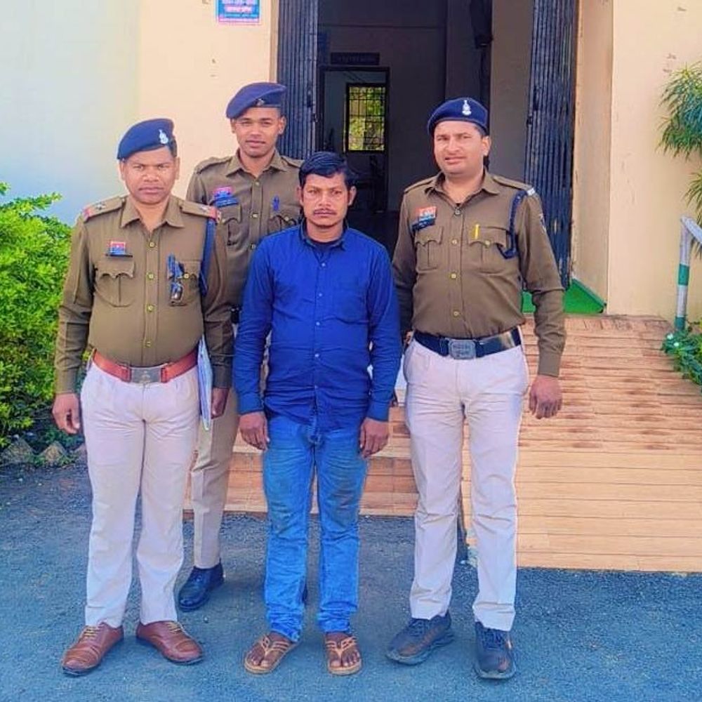 खाना नहीं बनाया तो पति ने पत्नी को मार डाला:हत्या के बाद शव कुएं में फेंका, फरार आरोपी ओडिशा से लौटते ही सूरजपुर में गिरफ्तार