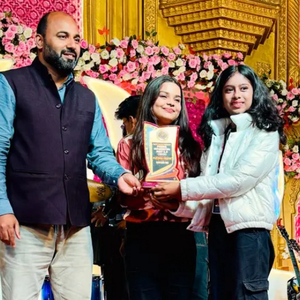 पूर्णिया में सोशल मीडिया इन्फ्लुएंसर्स सम्मेलन:शहर, आसपास के जिलों से जुटे उभरते डिजिटल क्रिएटर्स, सम्मानित हुए बेहतरीन इन्फ्लुएंसर