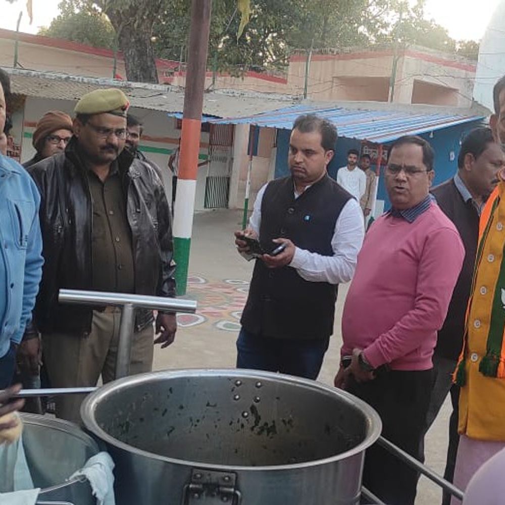 ललितपुर जेल का राज्यमंत्री मनोहर लाल पंथ ने किया निरीक्षण:अस्पताल व भोजनशाला में साफ-सफाई की व्यवस्था देखी